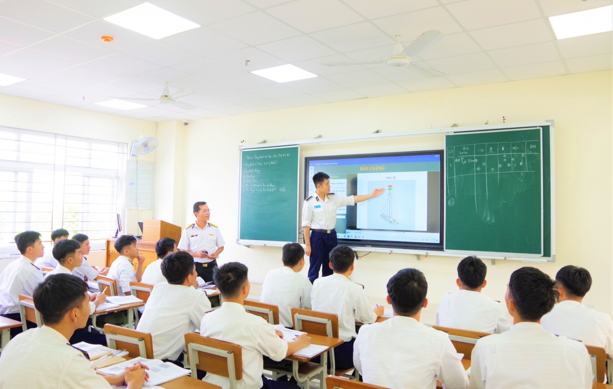 Quang cảnh buổi học chuyên ngành Hàng hải