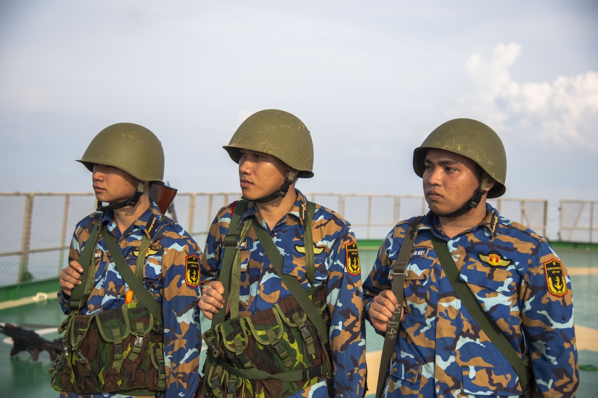 Vượt qua những tháng ngày huấn luyện, sẵn sàng chiến đấu nơi đầu sóng, Thượng sĩ Nguyễn Tuấn Kiệt và các đồng đội đã hoàn thành xuất sắc nhiệm vụ trở về với địa phương