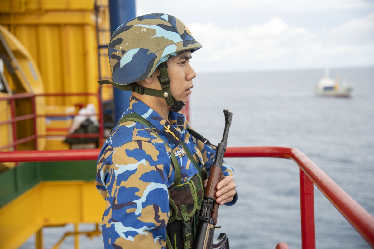 Những ca gác giữa biển khơi là niềm tự hào với Thượng sĩ Nguyễn Hoàng Tiến, sau khi rời Nhà giàn DK1.
 