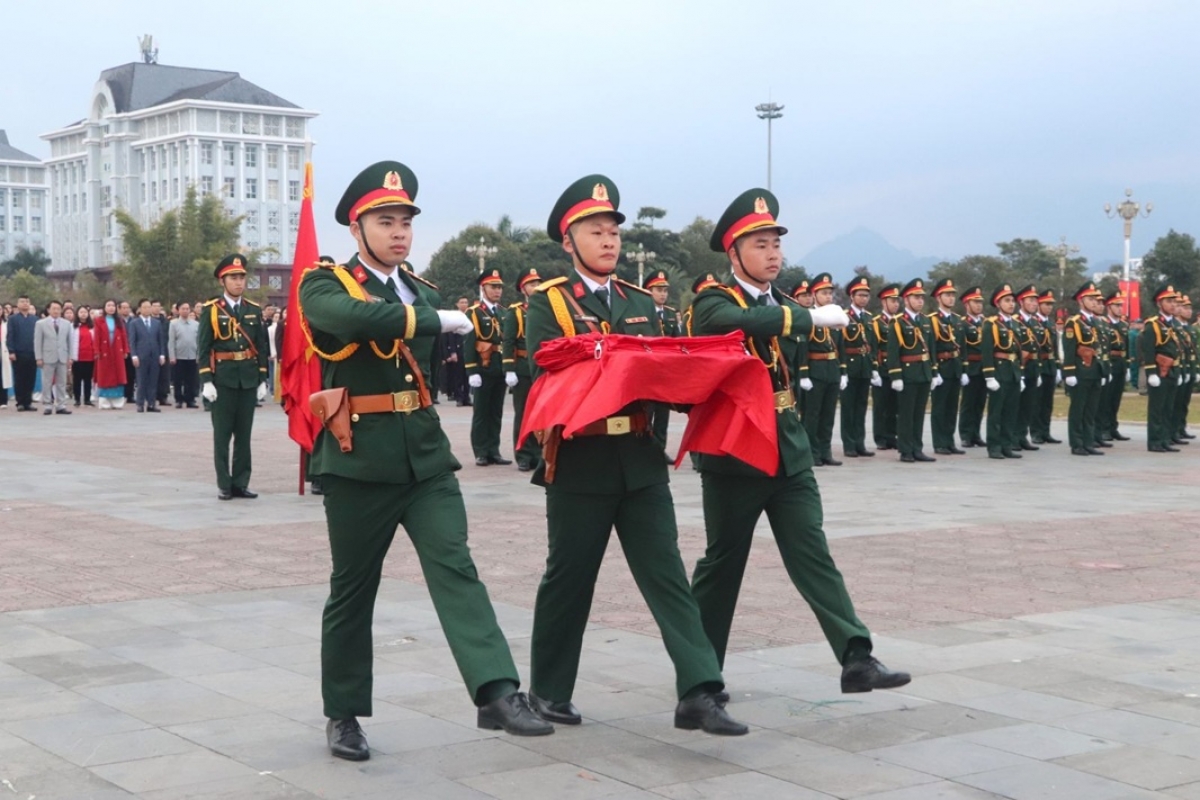 Đây là hoạt động chính trị, văn hóa thường niên đầu năm của cán bộ, đảng viên và Nhân dân các dân tộc tỉnh Lai Châu đầu năm.