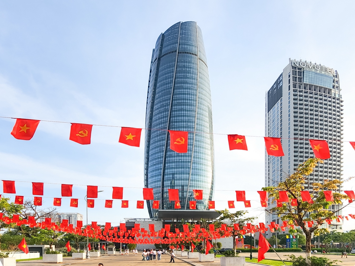 Đô thị Đà Nẵng hiện đại hơn sau 40 năm đổi mới (Ảnh: Nguyễn Trình)