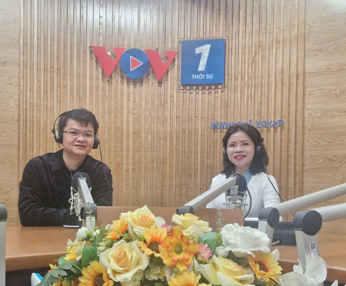 BS Nguyễn Quang Minh và Biên tập viên chương trình