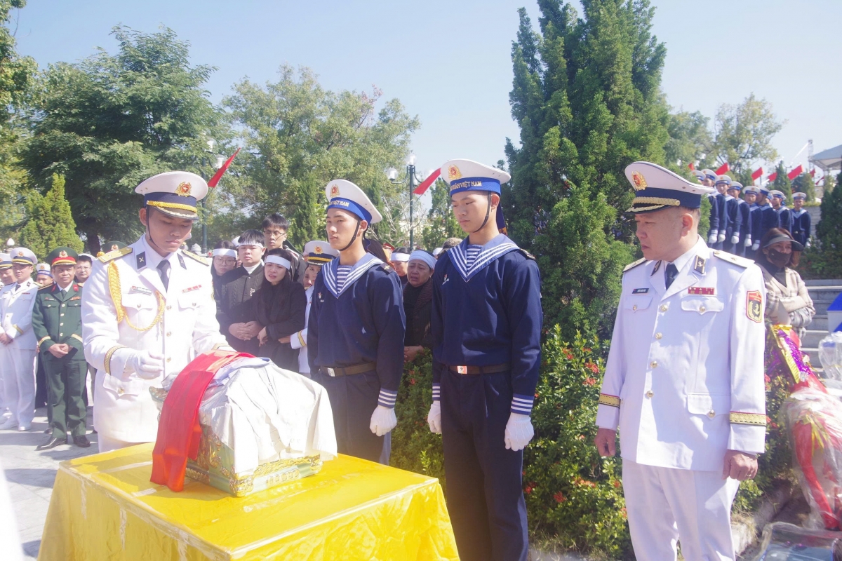 Lễ truy điệu và an táng hài cốt liệt sĩ Phạm Văn Tuân