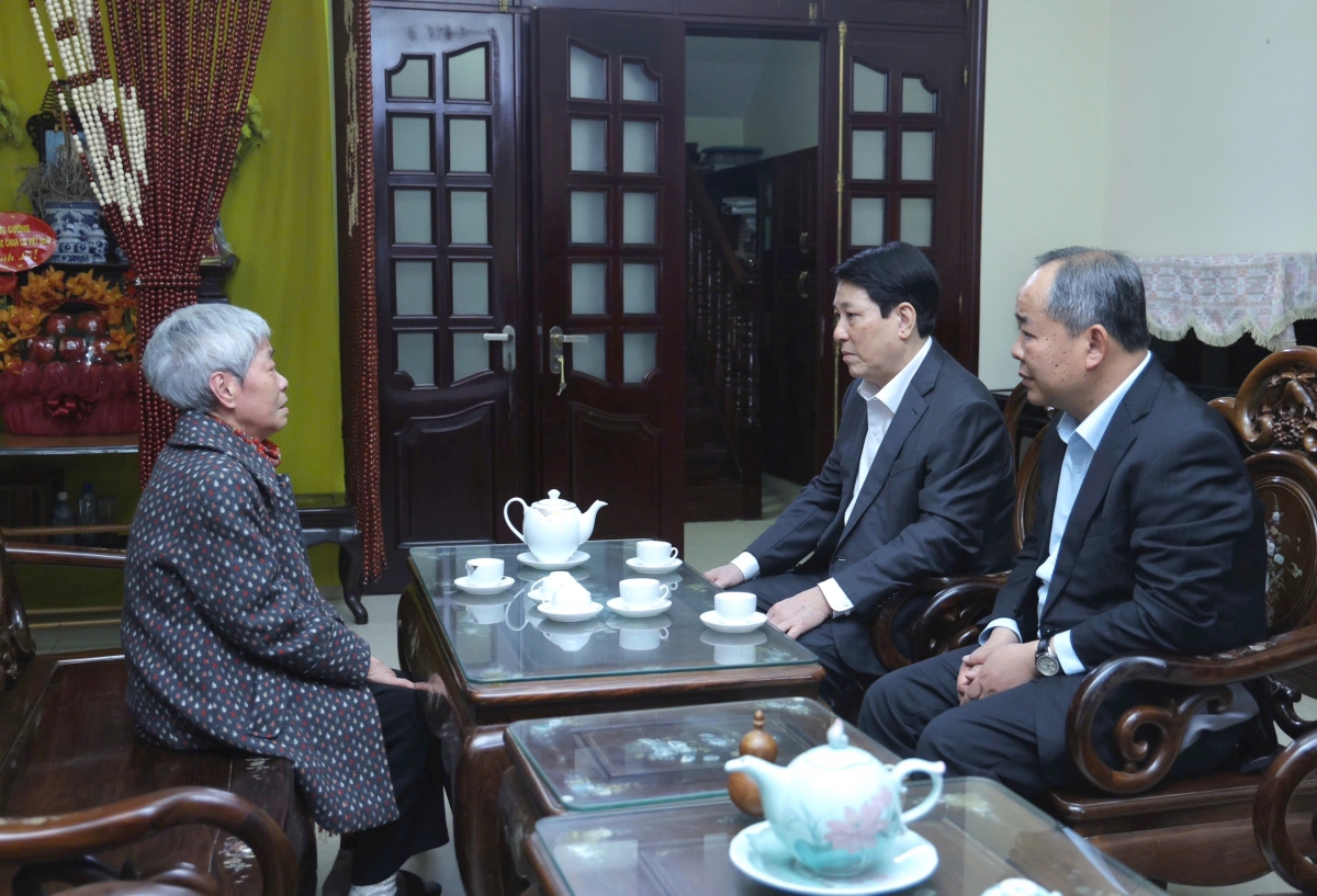 Chủ tịch nước Lương Cường thăm gia đình và thắp hương tri ân Chủ tịch nước Trần Đức Lương