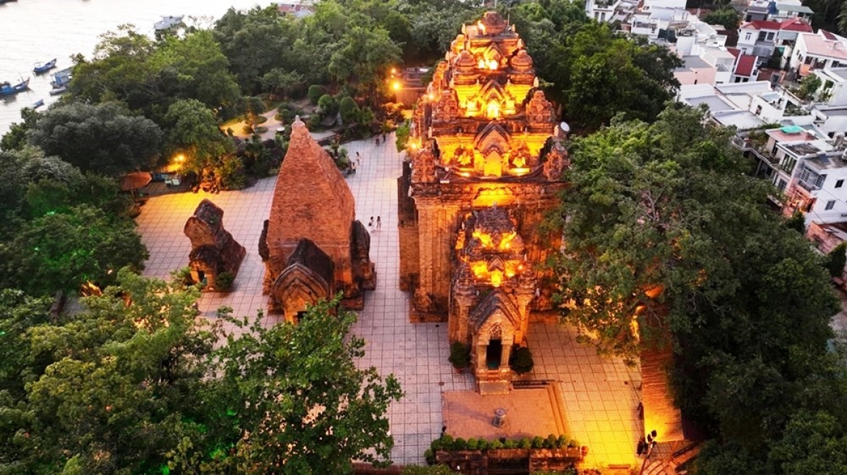 Di tích quốc gia đặc biệt Tháp Bà Pô Nagar, một trong những điểm đến nổi tiếng được du khách quan tâm khi đến Nha Trang.