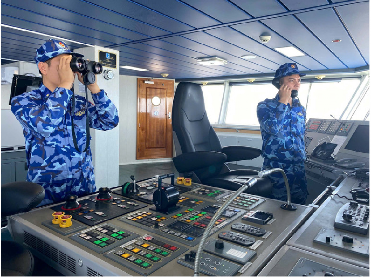 Cán bộ, chiến sĩ Cảnh sát biển tăng cường xử trí mọi tình huống trên biển.