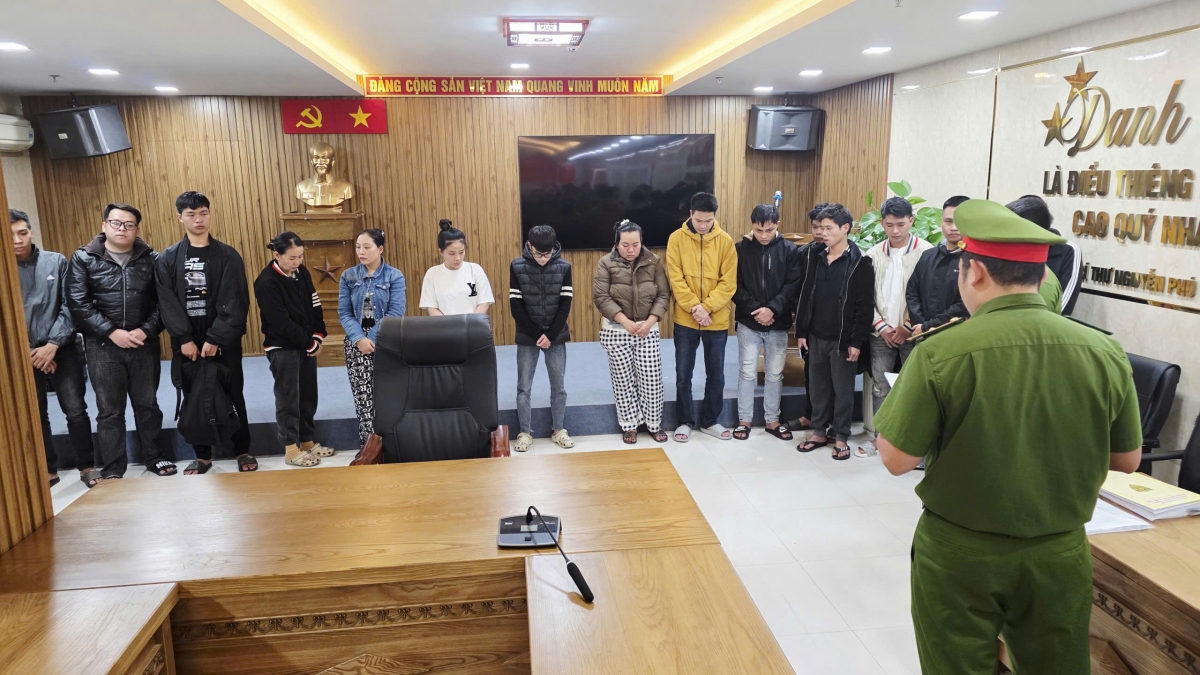 Công an TP.Đà Nẵng bắt giữ 35 bị can trong đường dây mua bán trái phép thông tin tài khoản ngân hàng.