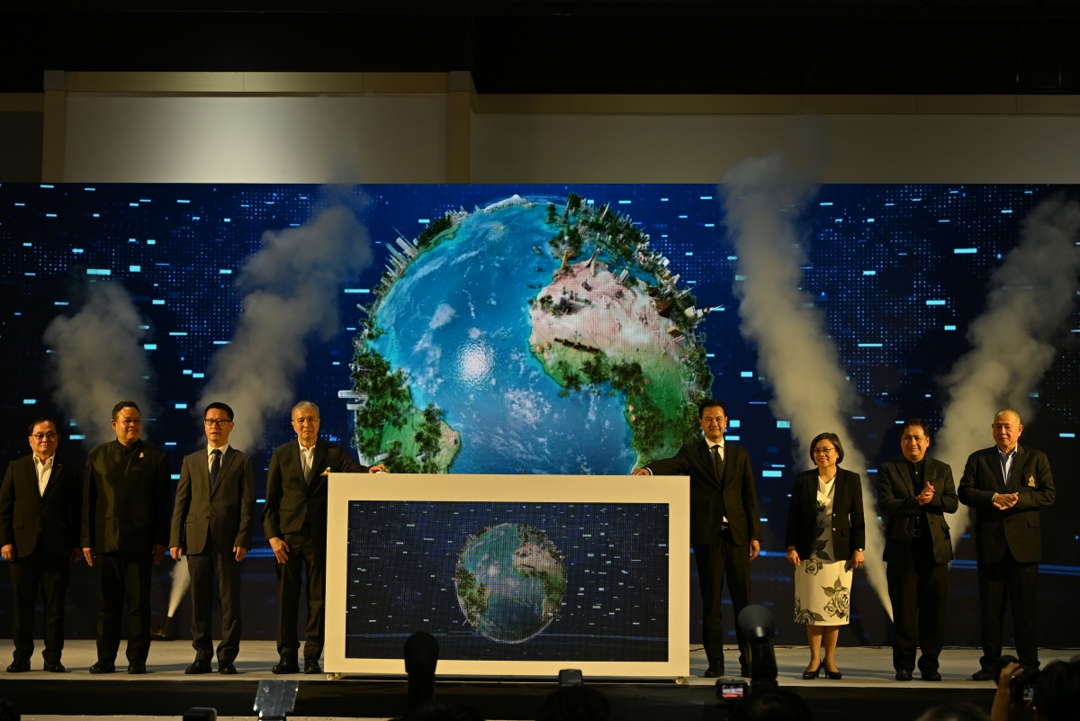 Các đại biểu chính thức khai trương sự kiện Hội chợ Du lịch Quốc tế Thái Lan (TITF) lần thứ 31