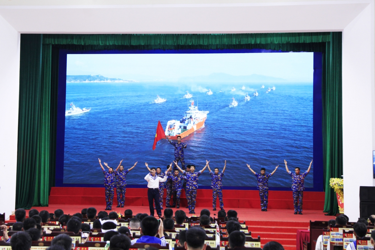 Tiết mục văn nghệ được các chiến sĩ luyện tập công phu