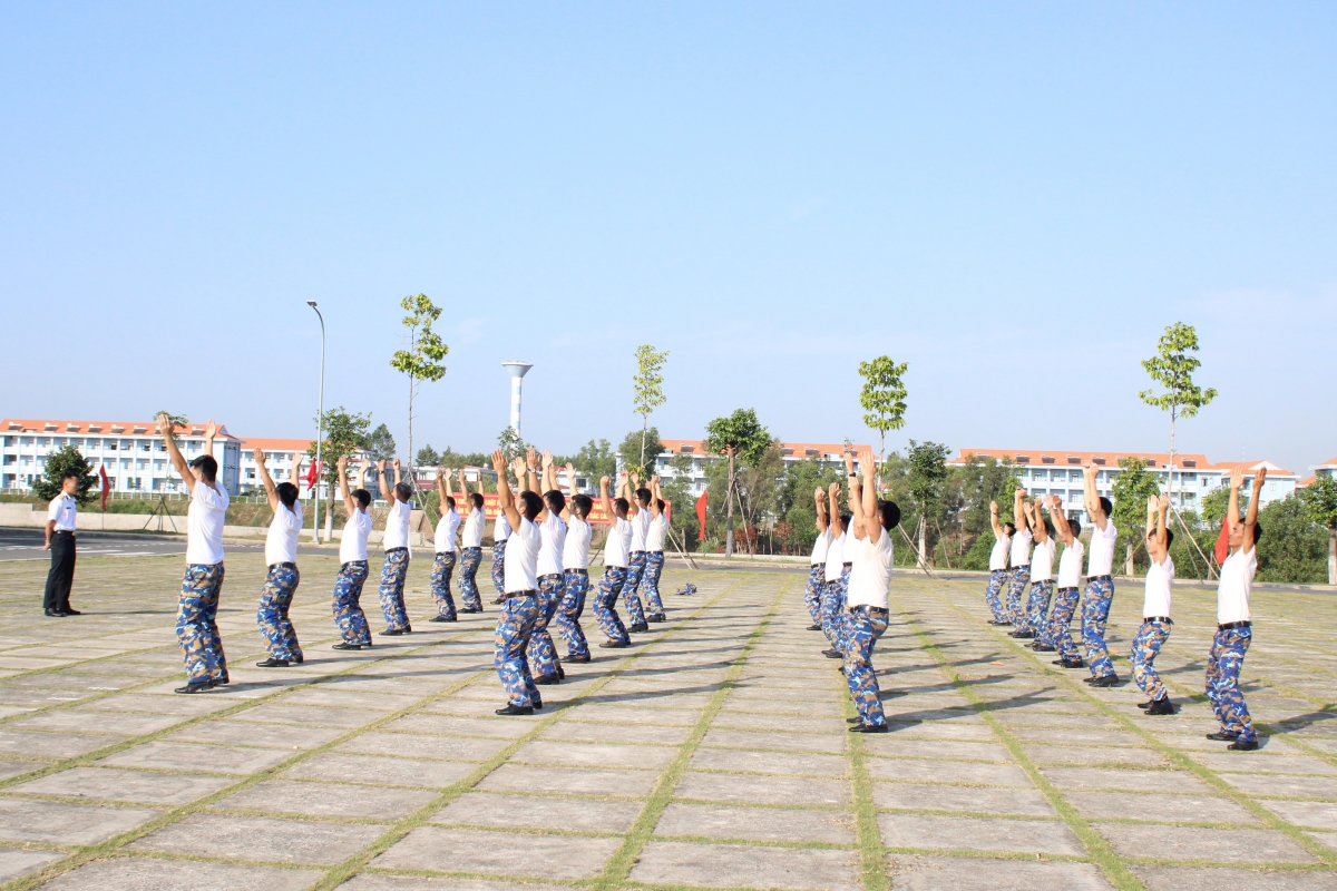 Kiểm tra các bài thể dục và các động tác võ