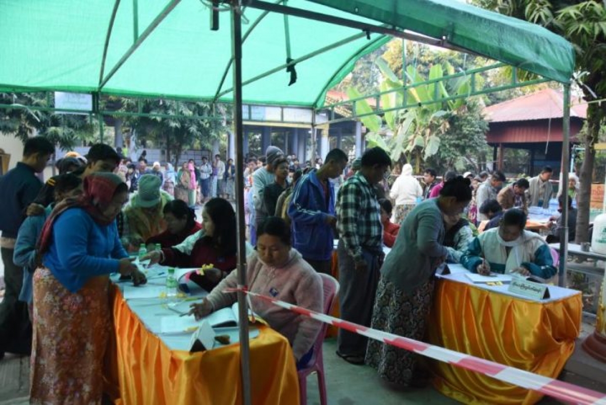 Người dân Myanmar đi bỏ phiếu bầu cử giai đoạn 2 tại Vùng Mandalay (Nguồn ảnh: Truyền thông Nhà nước Myanmar)