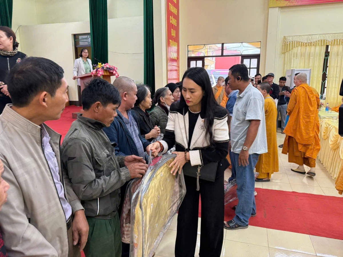 Nhà báo Thanh Tâm sẵn sàng kêu gọi, chia sẻ, đến với những hoàn cảnh thiên tai, khó khăn trong cả nước