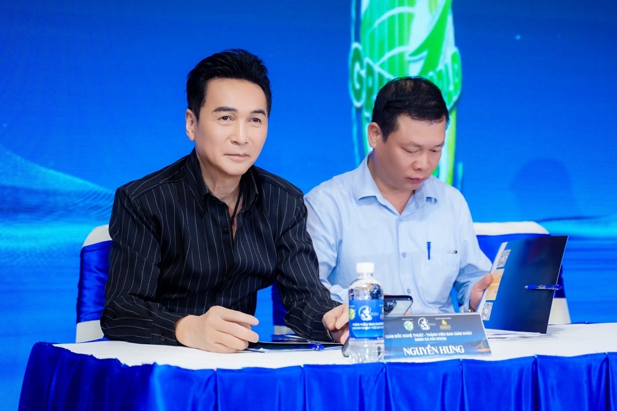 Ca sỹ Nguyễn Hưng với vai trò thành viên Ban Giám khảo cuộc thi