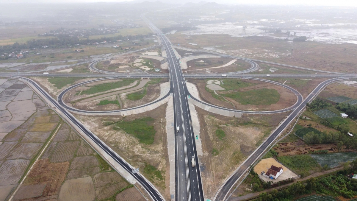 20 km đầu tiên của cao tốc Khánh Hòa- Buôn Ma Thuột thông xe giúp phát triển liên kết vùng.