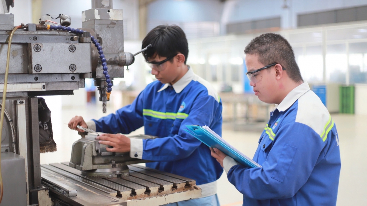 Quan tâm đào tạo nguồn nhân lực chất lượng cao cho thời kỳ phát triển mới.