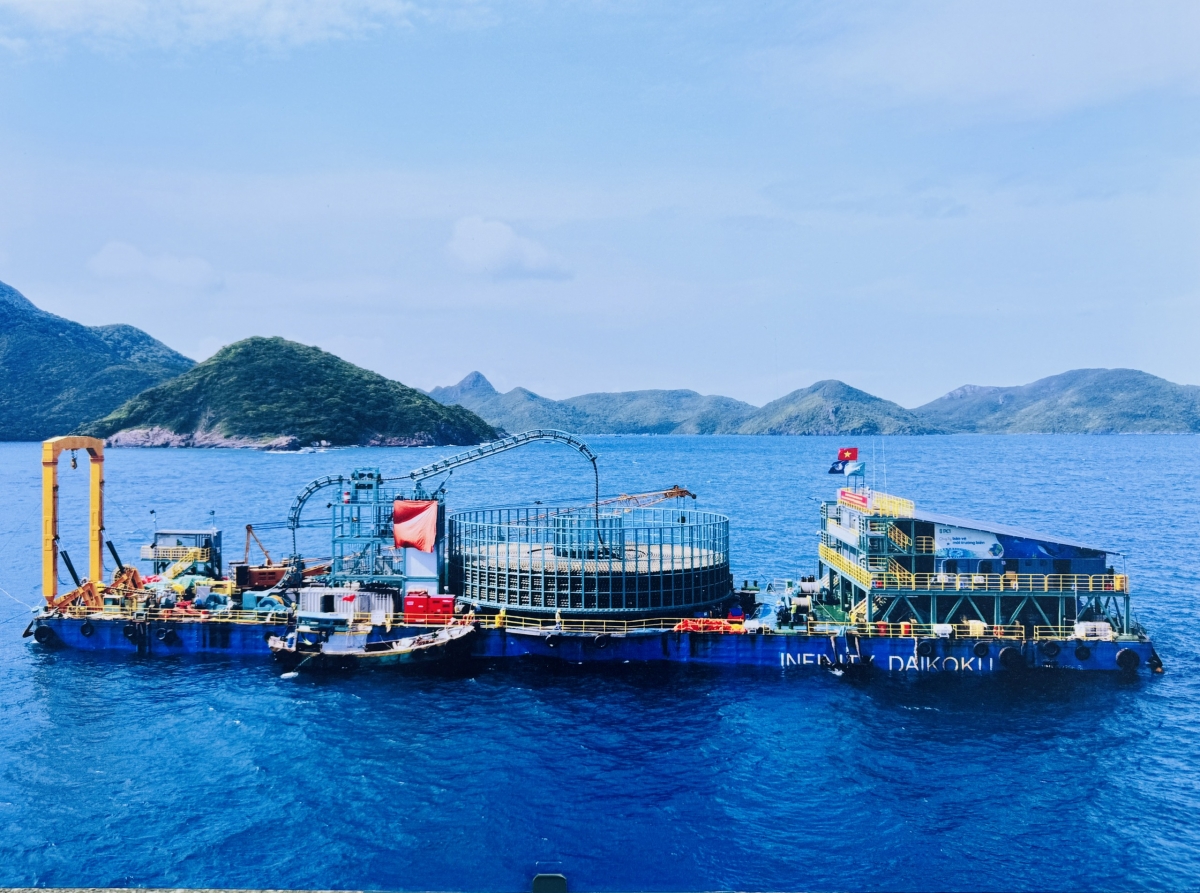 Dự án cấp điện từ lưới điện quốc gia ra đặc khu Côn Đảo đã chính thức được khánh thành.