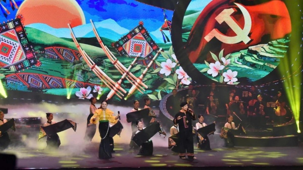 Chương trình mang đến những tiết mục nghệ thuật được dàn dựng công phu