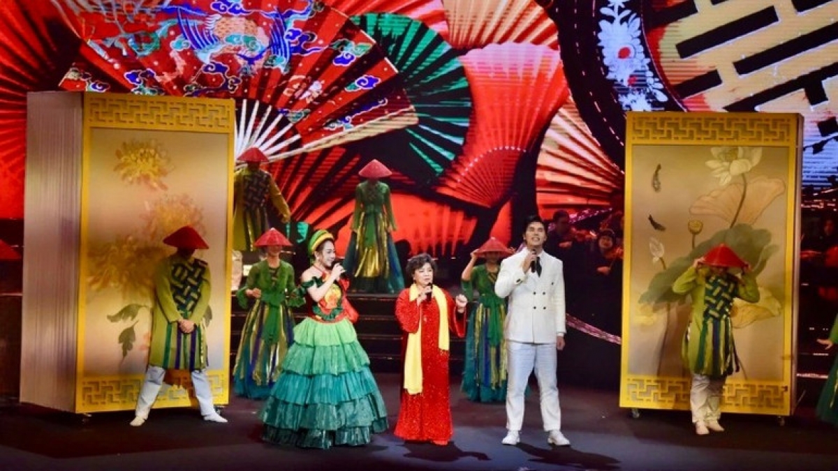 Ca khúc "Made in Việt Nam" do NSND Thanh Hoa và ca sỹ trẻ Quách Mai Thy, Lâm Phúc thể hiện