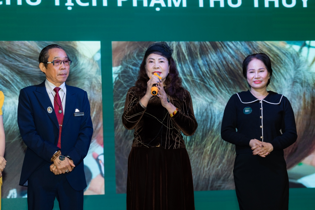 Khách hàng chia sẻ tại sự kiện 