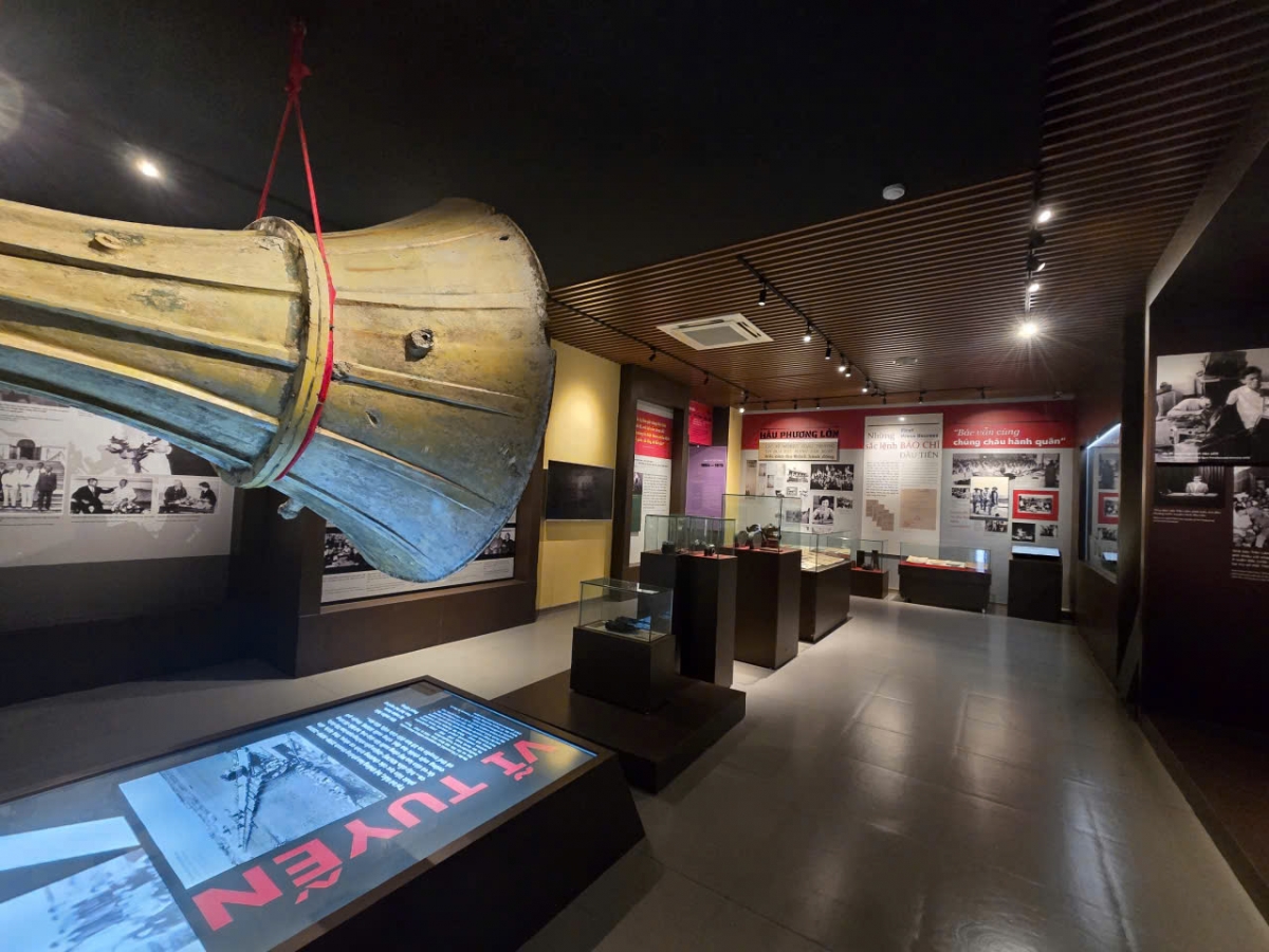 Không gian trưng bày chuyên đề "Từ trang nhất đến trang sử – Xuân đất nước, Đảng soi đường"