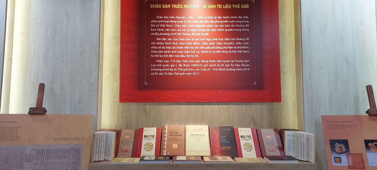 Khu vực trưng bày giới thiệu về Châu bản Triều Nguyễn