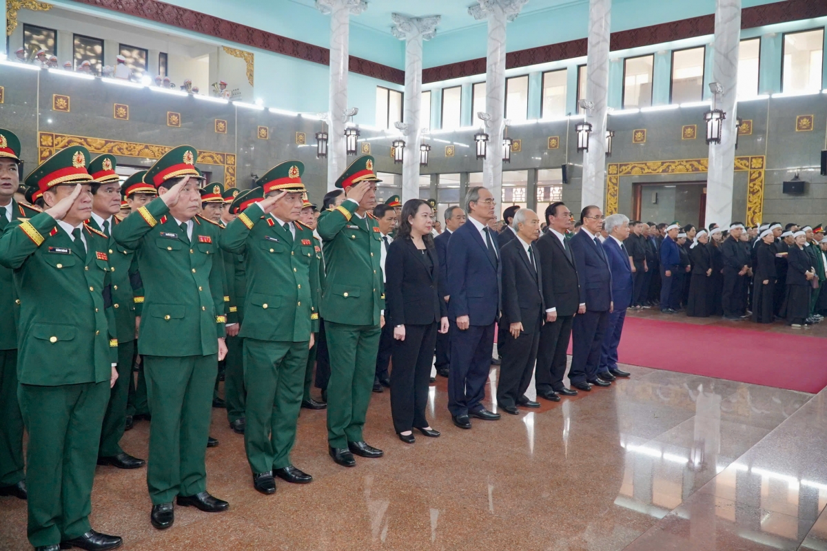 Lãnh đạo, nguyên lãnh đạo Đảng, nhà nước dự lễ tang Đại tướng Lê Văn Dũng (Ảnh: DP)
