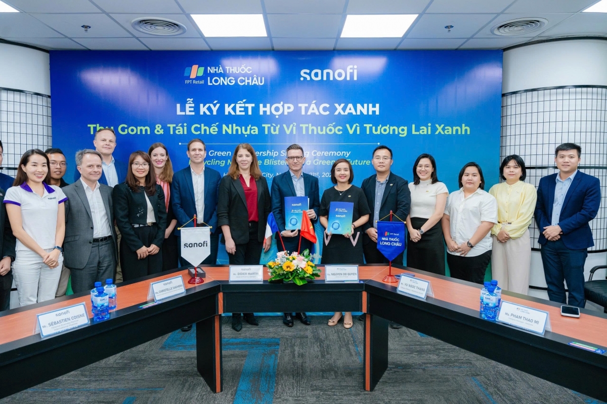 Long Châu cùng Sanofi nâng tầm hợp tác chiến lược, thắt chặt cam kết đồng hành bảo vệ môi trường