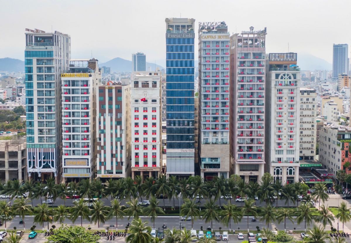 Một dãy khách sạn bên bờ biển Mỹ Khê, TP Đà Nẵng
