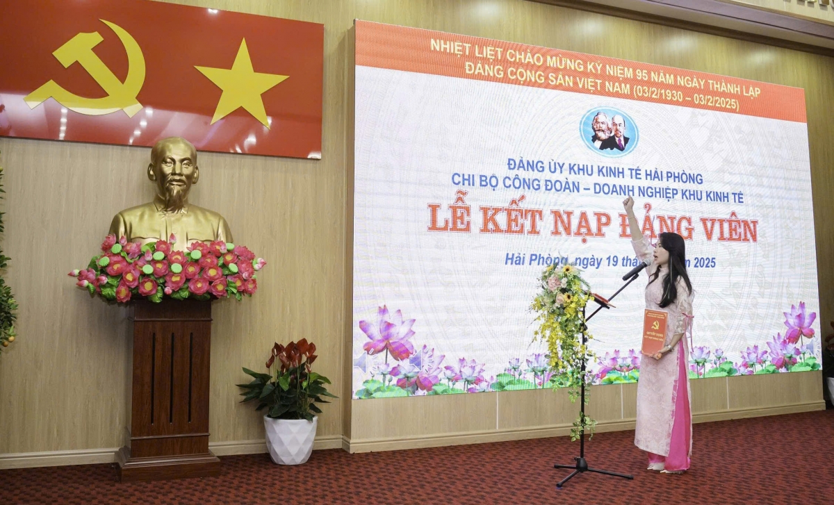 Củng cố, nâng cao chất lượng tổ chức cơ sở đảng và đội ngũ đảng viên sẽ góp phần xây dựng Đảng trong sạch, vững mạnh.