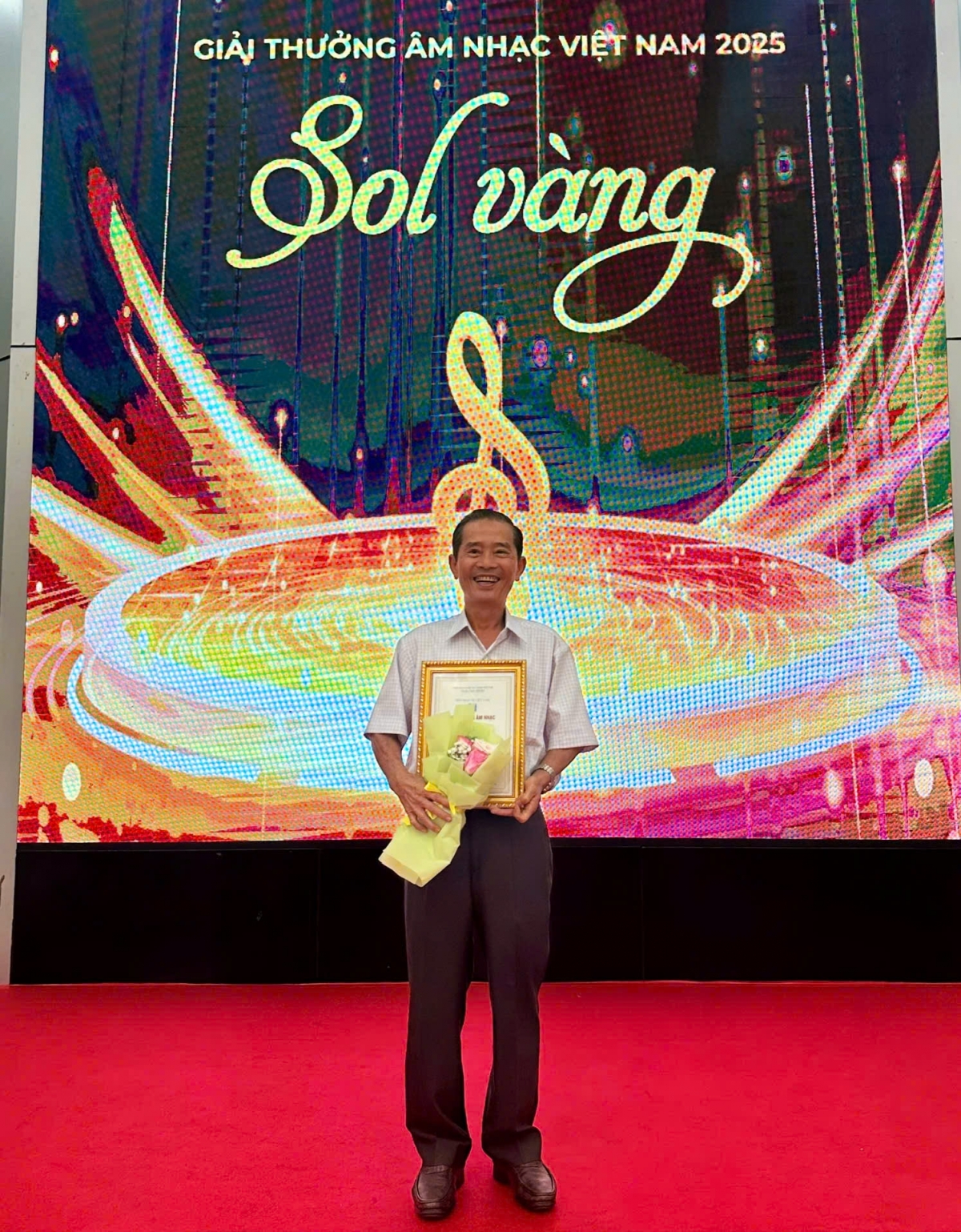 Nhạc sĩ Trần Văn Cường nhận giải C Giải thưởng Âm nhạc Việt Nam 2025