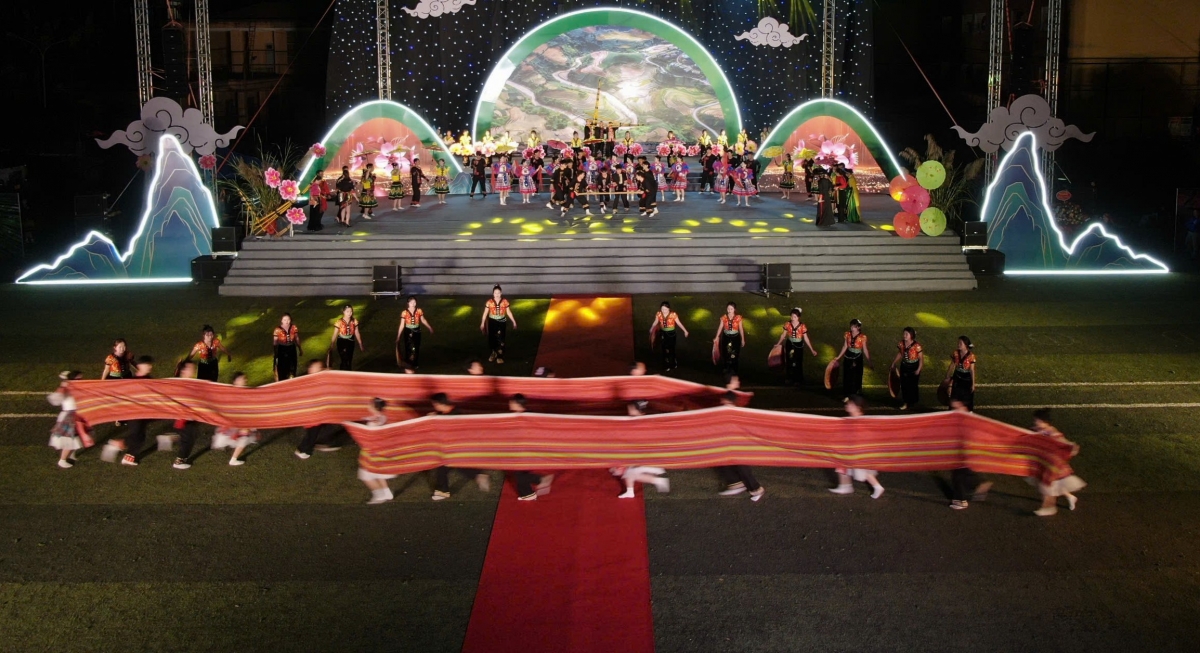 Phấn đấu chỉ số hạnh phúc người dân Lào Cai đến năm 2030 đạt 72%.