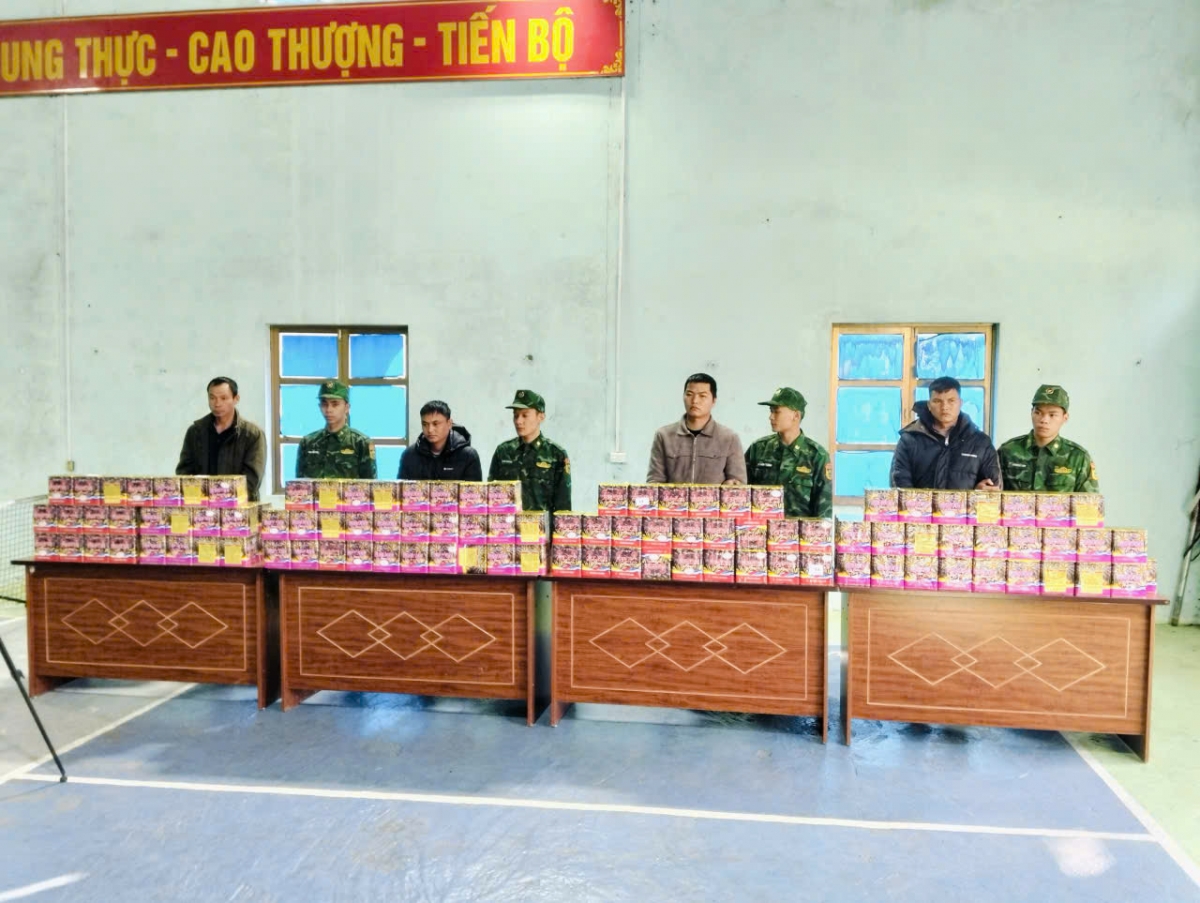 Tội phạm vận chuyển trái phép pháo nổ qua biên giới cũng gia tăng dịp Tết nguyên đán.