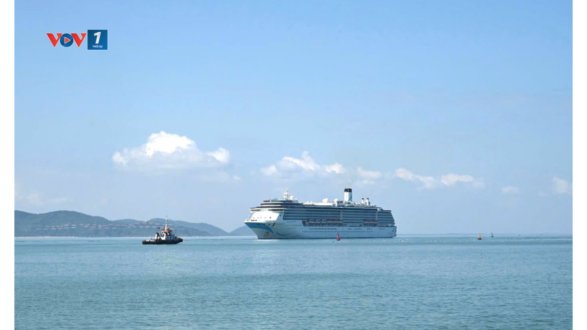 Tàu du lịch ADORA MEDITERRANEA cập cảng Chân Mây