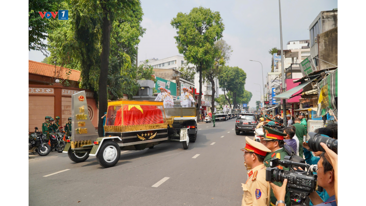 Linh sa đưa linh cữu Đại tướng rời nhà tang lễ về an táng tại quê nhà (Ảnh: DP)