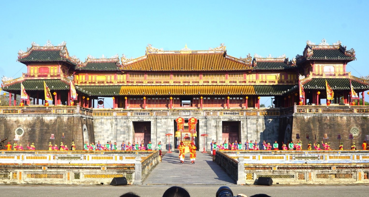 Tái hiện Lễ Ban sóc triều Nguyễn tại cổng Ngọ Môn, Đại Nội Huế.