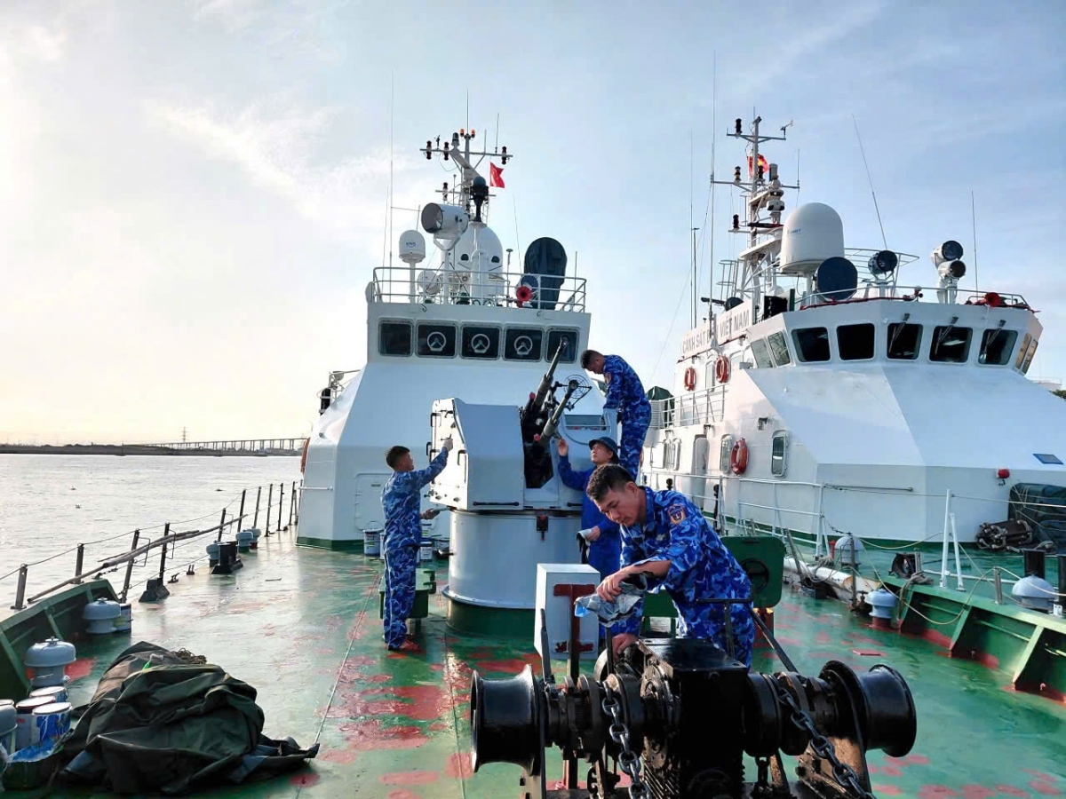 Tuổi trẻ Hải đoàn tích cực tham gia bảo quản kiểm sửa trang bị kỹ thuật