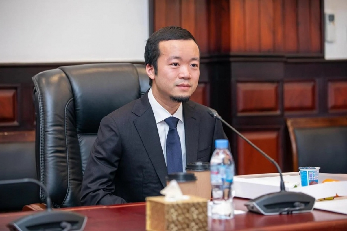 Tỷ phú Trần Chí (Chen Zhi) nhà sáng lập kiêm chủ tịch tập đoàn Prince đã bị dẫn độ về Trung Quốc