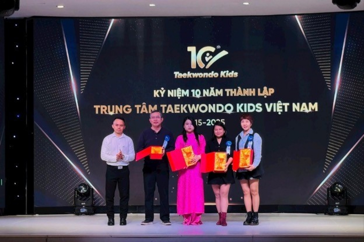 Vinh danh các vận động viên và sự đồng hành của gia đình các em