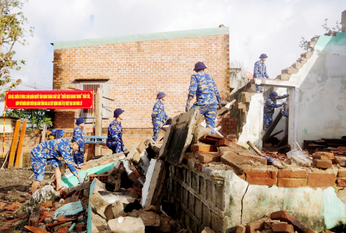 Cán bộ, chiến sĩ Vùng 3 quyết tâm đẩy nhanh tiến độ để nhân dân sớm có nơi ở ổn định