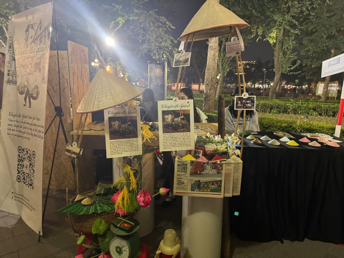 Các sản phẩm truyền thống có tính ứng dụng trong đời sống luôn thu hút sự quan tâm của du khách trong nước và quốc tế