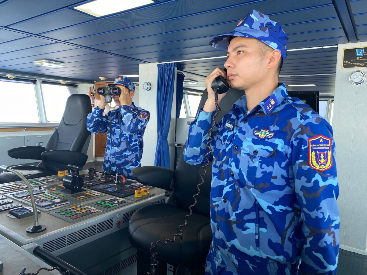 Các cán bộ chiên sĩ duy trì nghiêm chế độ trực, sẵn sàng chiến đấu