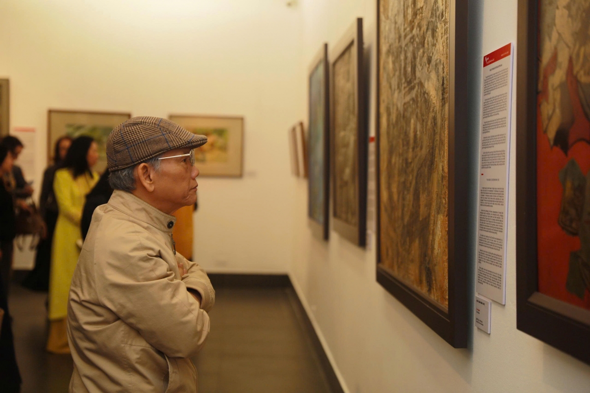 Đến với triển lãm, công chúng có cơ hội chiêm ngưỡng các tác phẩm tiêu biểu của nhiều danh hoạ Việt Nam