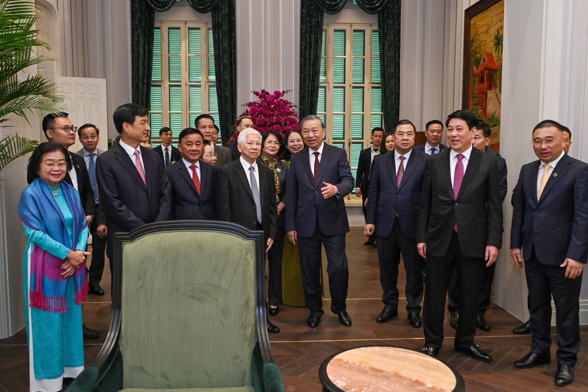 Các đồng chí Lãnh đạo Đảng, Nhà nước thăm quan công trình