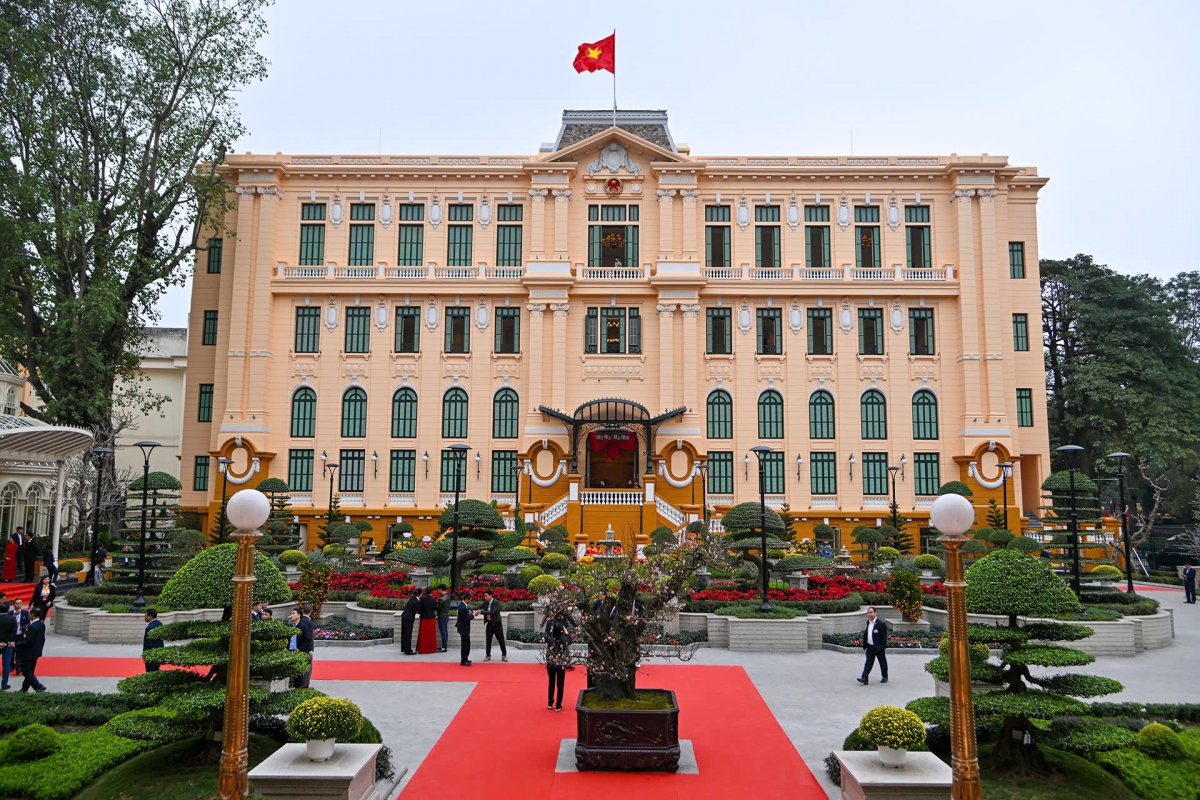 Trụ sở làm việc Cơ quan Chủ tịch nước, tại số 2 Lê Thạch – Bắc Bộ phủ