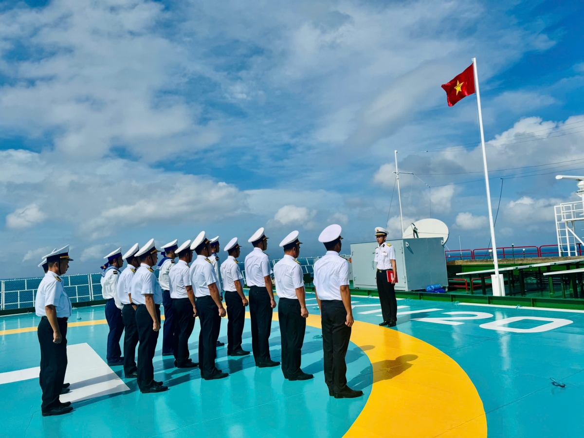 Chỉ huy trưởng nhà giàn quán triệt nhiệm vụ