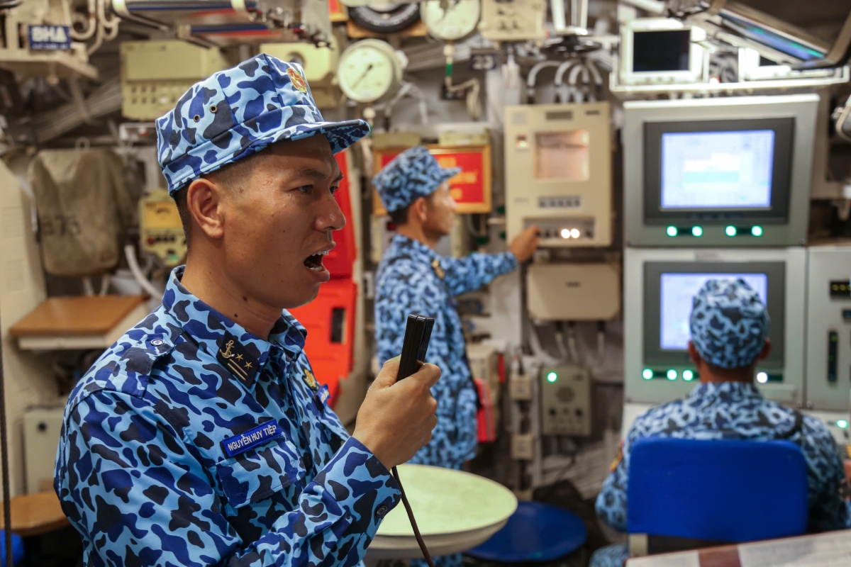 Lữ đoàn 189 Hải quân sàng bảo vệ Tổ quốc từ lòng biển