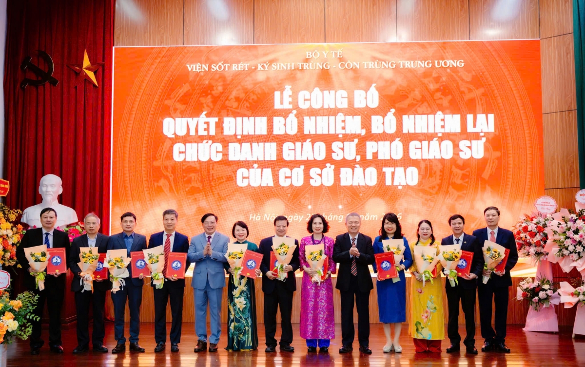 Lễ công bố quyết định bổ nhiệm, bổ nhiệm lại chức danh Giáo sư, Phó Giáo sư của cơ sở đào tạo.