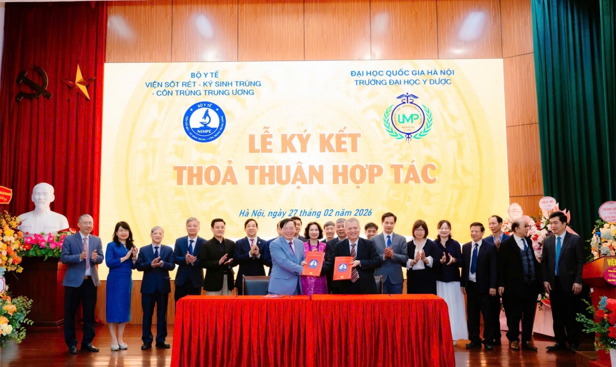 Lễ ký kết biên bản ghi nhớ hợp tác giữa Viện Sốt rét - Ký sinh trùng - Côn trùng Trung ương và Trường Đại học Y dược, Đại học Quốc gia Hà Nội.