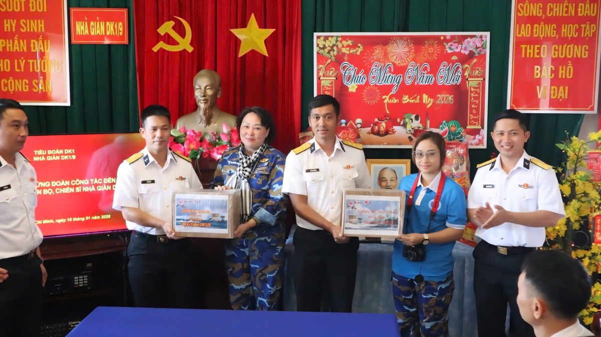 CBCS nhà giàn DK1 đón nhận tình cảm từ đất liền