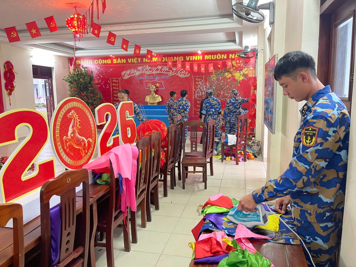 CBCS trang trí phòng đón Xuân